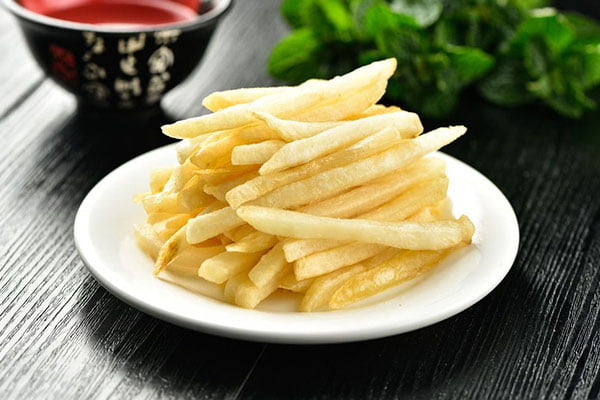Re-fried frozen french fries for eating