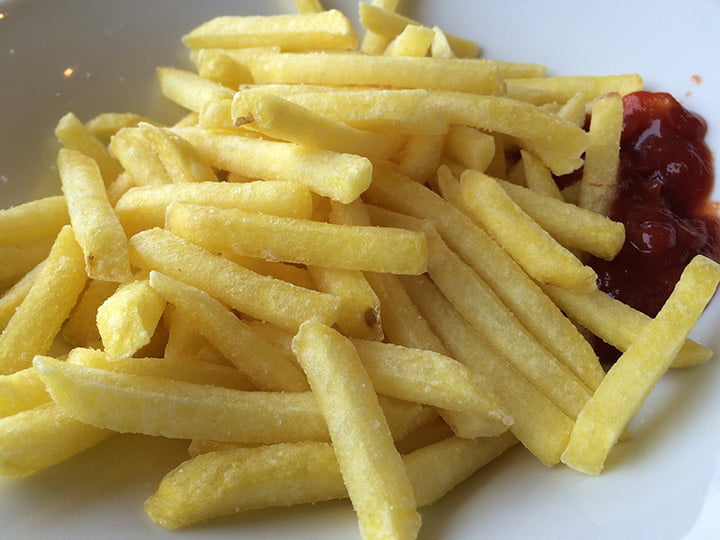 Re-fried frozen fries for eating