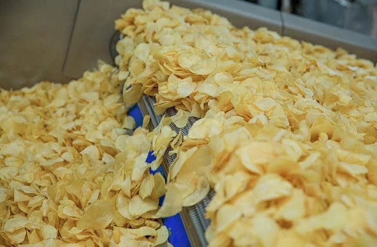 fresh-cut fried potato chips